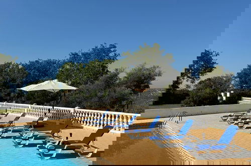 Foto 5 - BnB Homes Luxurious Villa With 5 Bedrooms Pool