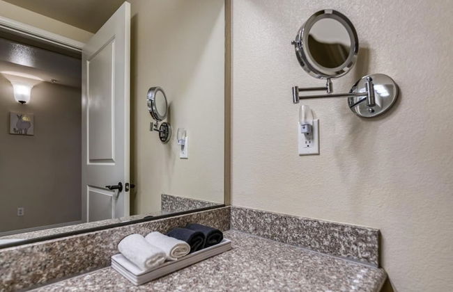 2BR Getaway Pool Gym Basketball Court Theater Access - Foto 22