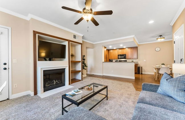 2BR Getaway Pool Gym Basketball Court Theater Access - Foto 13