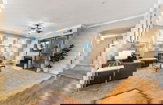 Foto 1 - 2BR Getaway Pool Gym Basketball Court Theater Access