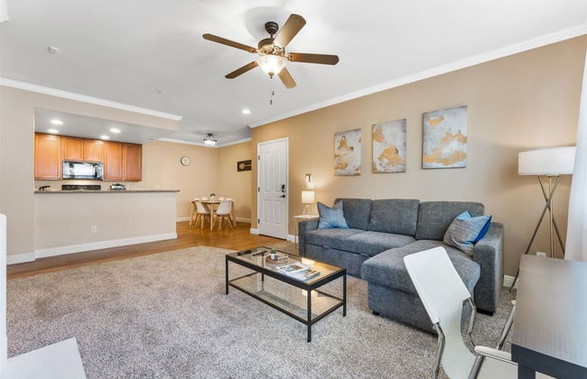 2BR Getaway Pool Gym Basketball Court Theater Access - Foto 12