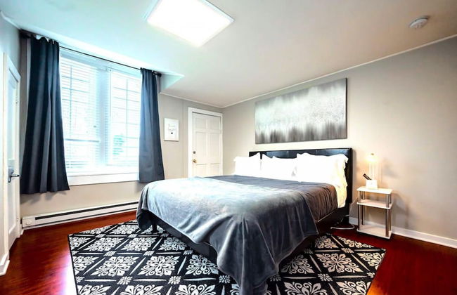 Redwood Loft at Park Place King bed Walk in Closet Fast Wifi and Free Coffee - Foto 12