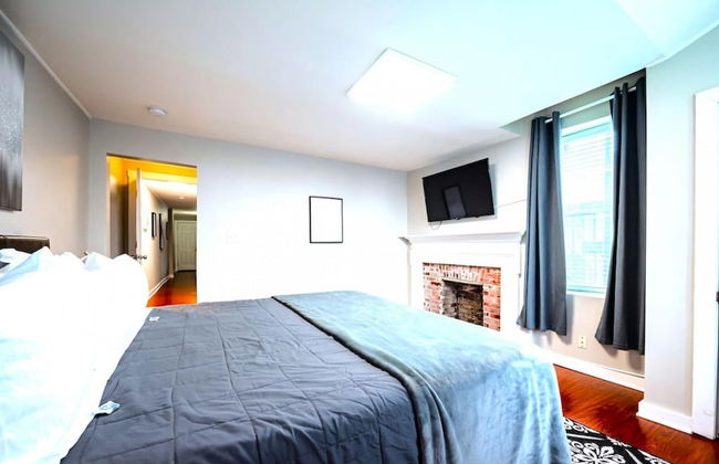 Redwood Loft at Park Place King bed Walk in Closet Fast Wifi and Free Coffee - Foto 10