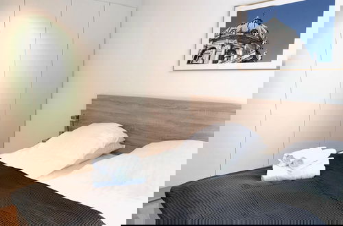 Photo 3 - Spacious 1-bed in Frederiksberg w Balcony
