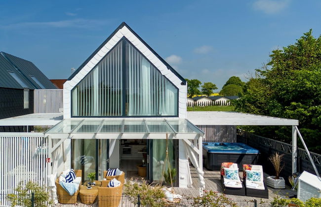 House With a Huge Terrace and a Whirlpool Bathtub - Foto 1