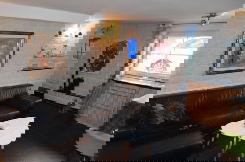 Foto 14 - Bewitching Apartment With Garden and Terrace