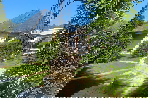 Foto 1 - Bewitching Apartment With Garden and Terrace