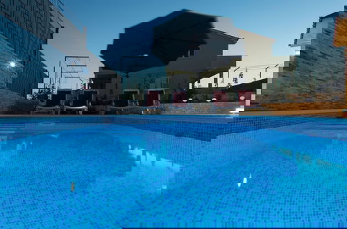 Photo 18 - Elegant Oasis Vinisce Villa With Pool