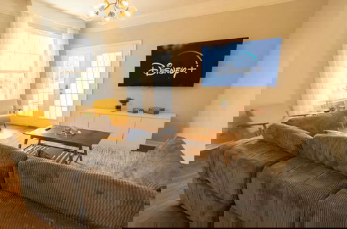 Foto 2 - Magical Themed 3BR Townhouse Near the Parks