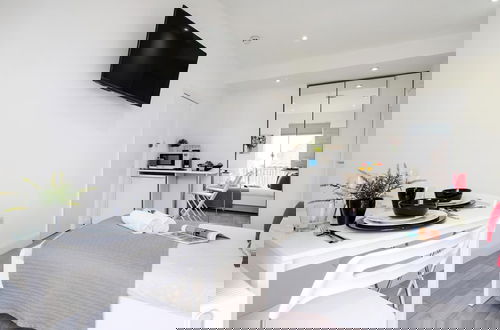 Photo 8 - The Armadale Road Residence II