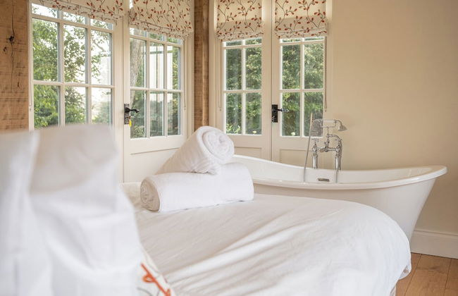 The Cider Barn - Gorgeous 2BD Near Bath - Photo 2