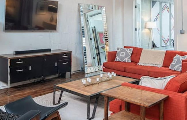 High-design Loft on Historic Alley Park Free - Foto 25