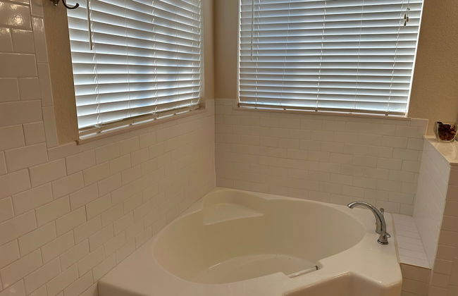 Grand Fabulous 4BR Pool Home Near Disney - Foto 19