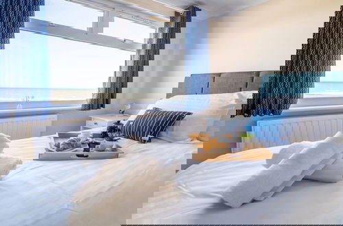 Foto 17 - Stunning Sea View Penthouse 2 Bedroom 2 Bathroom