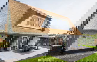 Foto 1 - New Thatched Villa Near the Beach