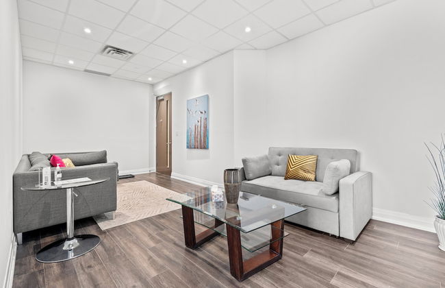 Bright Suites Finch West by GLOBALSTAY - Photo 13