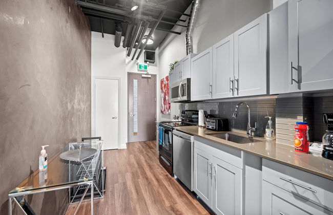 Bright Suites Finch West by GLOBALSTAY - Photo 15