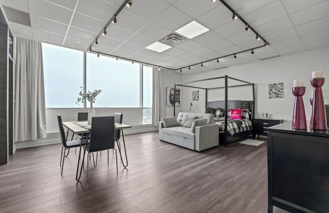 Bright Suites Finch West by GLOBALSTAY - Photo 11