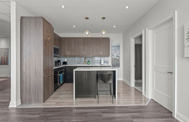 Bright Suites Finch West by GLOBALSTAY - Photo 17