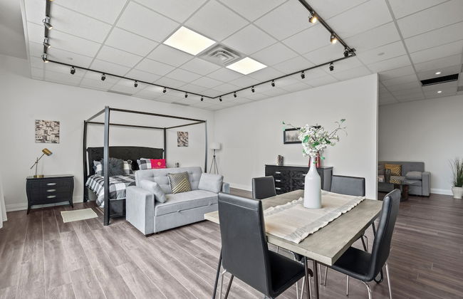 Bright Suites Finch West by GLOBALSTAY - Photo 4