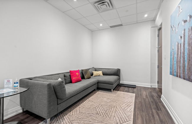 Bright Suites Finch West by GLOBALSTAY - Photo 14