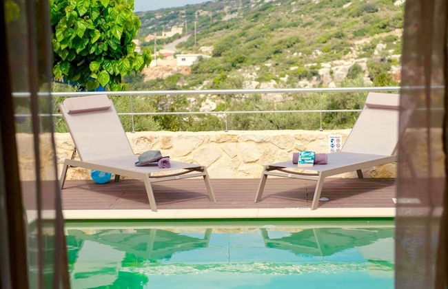 Villa in Gerani With Pool and Sea Views - Photo 35