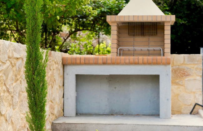 Villa in Gerani With Pool and Sea Views - Photo 33