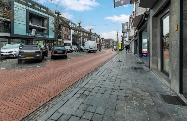 Duplex Apartment in the Shopping Street of Maasmechelen - Foto 50