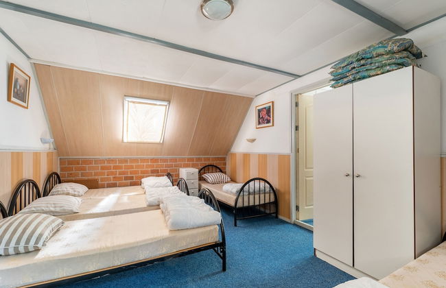 Group Home in Giethoorn With Waterside Terrace - Foto 10