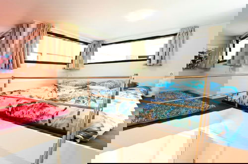Foto 4 - Modern Holiday Home With Roof Terrace