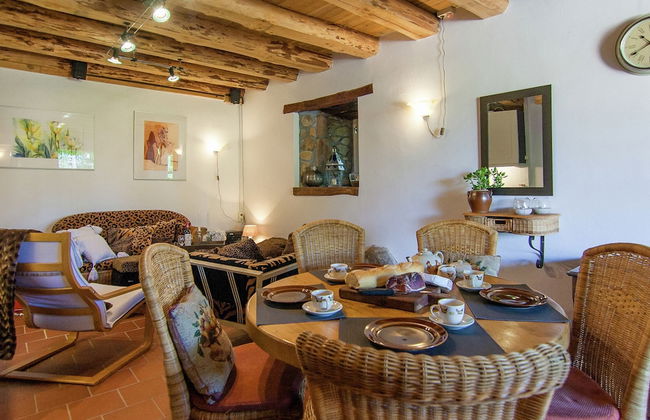Romantic Cottage With Shared Swimming Pool - Photo 56