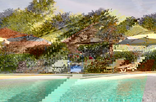 Foto 53 - Romantic Cottage With Shared Swimming Pool