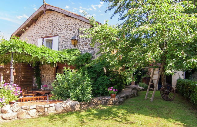Romantic Cottage With Shared Swimming Pool - Photo 71