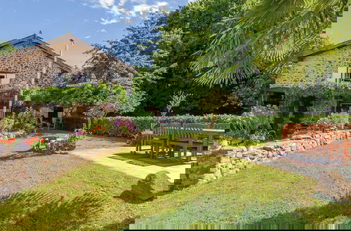 Photo 1 - Romantic Cottage With Shared Swimming Pool