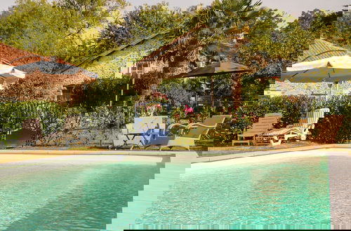 Photo 34 - Romantic Cottage With Shared Swimming Pool