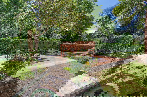 Photo 26 - Romantic Cottage With Shared Swimming Pool