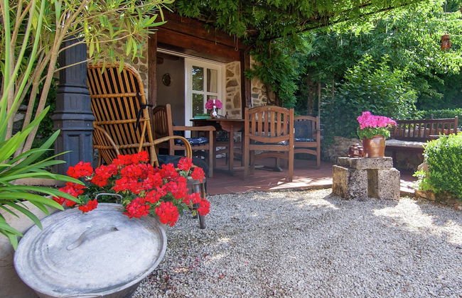 Romantic Cottage With Shared Swimming Pool - Photo 39