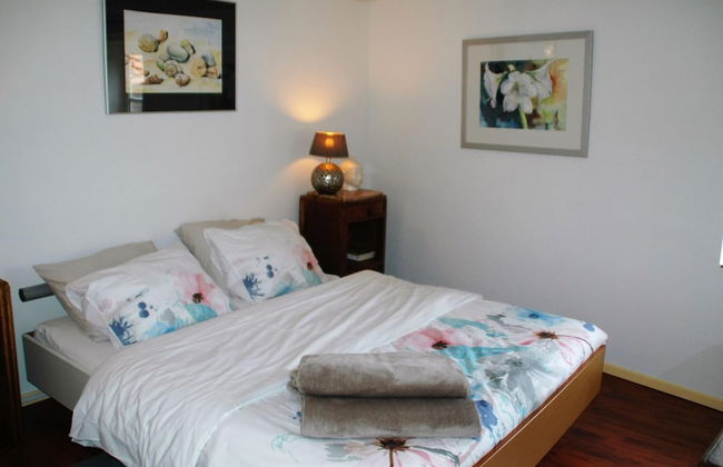 Romantic Cottage With Shared Swimming Pool - Photo 5