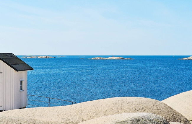 8 Person Holiday Home in Lysekil - Foto 13
