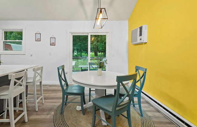 Trail House by Avantstay Walk to Creek + Deck - Photo 3