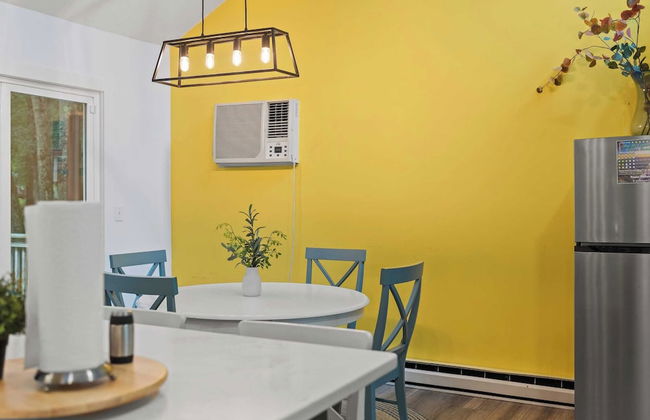 Trail House by Avantstay Walk to Creek + Deck - Photo 9