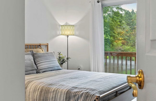 Trail House by Avantstay Walk to Creek + Deck - Photo 15