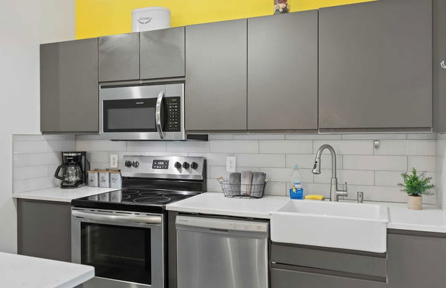 Trail House by Avantstay Walk to Creek + Deck - Photo 12