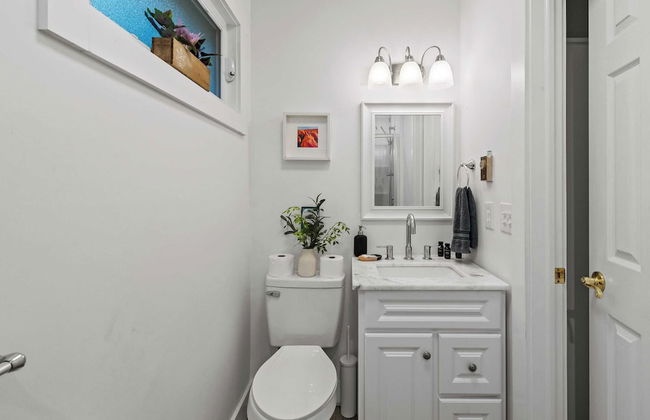 Trail House by Avantstay Walk to Creek + Deck - Photo 24