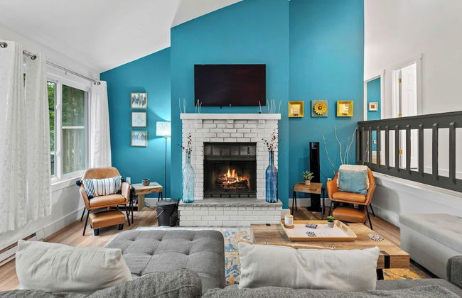 Trail House by Avantstay Walk to Creek + Deck - Photo 7