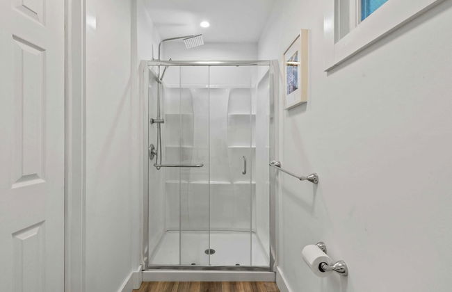 Trail House by Avantstay Walk to Creek + Deck - Photo 21