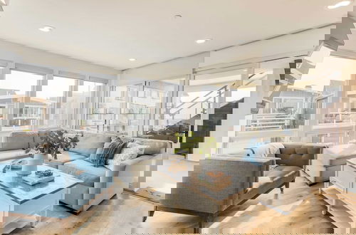 Photo 4 - Velvet Sand Buyout by Avantstay Steps to Newport Beach Sleeps 22