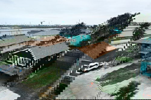 Foto 34 - Surfin Dog by Avantstay Coastal Escape w/ Yard!