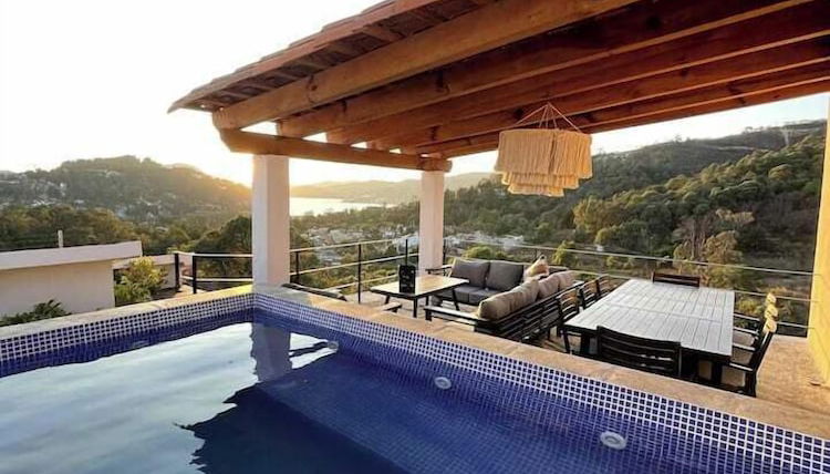 Foto 1 - LUXO Casa Valle de Bravo con jacuzzi y espectacular Vista al Lago