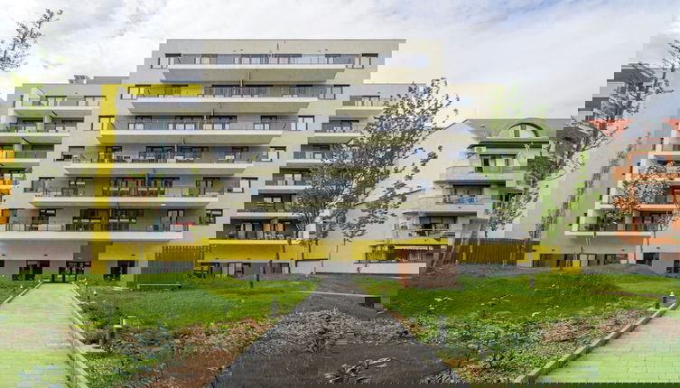 Foto 1 - WestSide Garden Apartments by Urbanrent